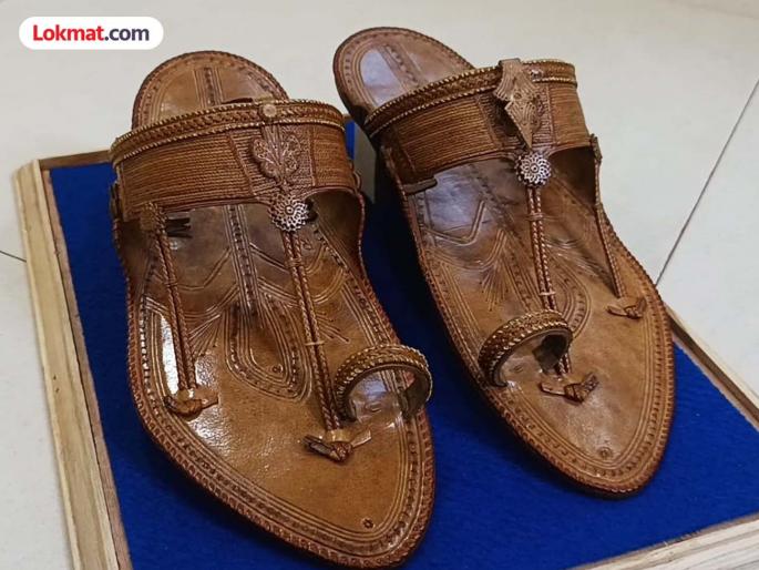 Rajendra Shinde from Kagal taluka in Kolhapur has made Kolhapuri sandals worth 51000 rupees for Prada | ५१००० हजारांचे कोल्हापुरी चप्पल थेट निघाले प्राडाच्या गावी; एक ग्रॅम ही वजनात फरक नसलेली एकमेव जोड Rajendra Shinde from Kagal taluka in Kolhapur has made Kolhapuri sandals worth 51000 rupees for Prada | ५१००० हजारांचे कोल्हापुरी चप्पल थेट निघाले प्राडाच्या गावी; एक ग्रॅम ही वजनात फरक नसलेली एकमेव जोड