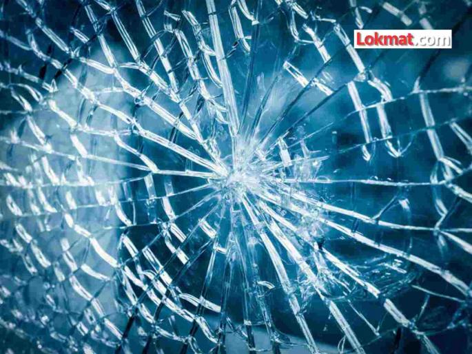A gang of 40 people attacked 'that' hospital in Kolkata Damage to the hospital | कोलकातातील ‘त्या’ हॉस्पिटलवर ४० समाजकंटकांच्या टाेळीचा हल्ला; रुग्णालयाचे नुकसान A gang of 40 people attacked 'that' hospital in Kolkata Damage to the hospital | कोलकातातील ‘त्या’ हॉस्पिटलवर ४० समाजकंटकांच्या टाेळीचा हल्ला; रुग्णालयाचे नुकसान