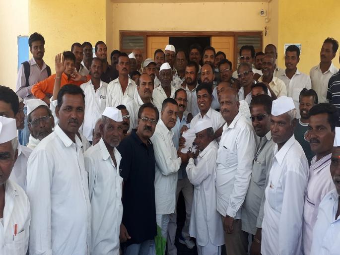 Goddess farmer aggressive; Opposition to leave water to Jayakwadi | गोदाकाठचे शेतकरी आक्रमक ; जायकवाडीला पाणी सोडण्यास विरोध Goddess farmer aggressive; Opposition to leave water to Jayakwadi | गोदाकाठचे शेतकरी आक्रमक ; जायकवाडीला पाणी सोडण्यास विरोध