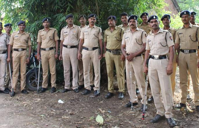 Armed Police Settlement for counting in Kolhapur district | कोल्हापूर जिल्ह्यात मतमोजणीसाठी सशस्त्र पोलीस बंदोबस्त Armed Police Settlement for counting in Kolhapur district | कोल्हापूर जिल्ह्यात मतमोजणीसाठी सशस्त्र पोलीस बंदोबस्त