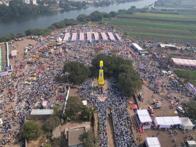 Lakhs of Ambedkarite followers gather to pay their respects on the occasion of 2070th Bravery Day | Koregaon Bhima: २०७ व्या शौर्य दिनानिमित्त लाखो आंबेडकरी अनुयायींची अभिवादनासाठी गर्दी Lakhs of Ambedkarite followers gather to pay their respects on the occasion of 2070th Bravery Day | Koregaon Bhima: २०७ व्या शौर्य दिनानिमित्त लाखो आंबेडकरी अनुयायींची अभिवादनासाठी गर्दी