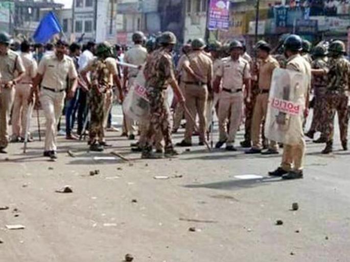 The Bhagava flag holders have not been stoned; Information of the witness commissioner | भगव्या झेंडेधारकांनी दगडफेक केली नाही; साक्षीदाराची आयोगाला माहिती The Bhagava flag holders have not been stoned; Information of the witness commissioner | भगव्या झेंडेधारकांनी दगडफेक केली नाही; साक्षीदाराची आयोगाला माहिती