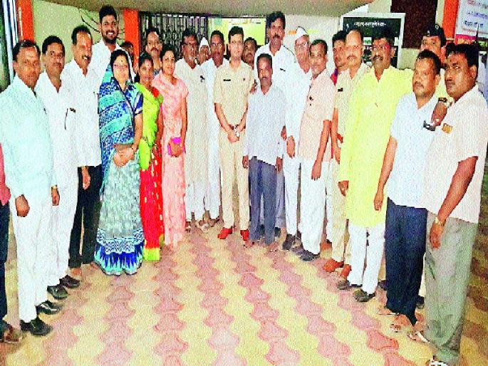 Sandeep Pakhale In Koregaon Bheema News | दोन्ही समाजांनी बंधूभाव जपावा - संदीप पखाले Sandeep Pakhale In Koregaon Bheema News | दोन्ही समाजांनी बंधूभाव जपावा - संदीप पखाले