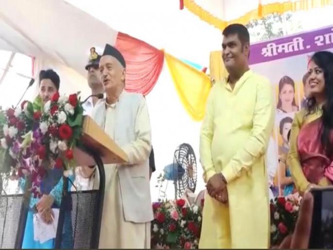 congress leader sachin sawant tweets governor bhagat singh koshyari comment on mumbai thane financial hum rajasthani gujratis | “राज्याचे राज्यपाल त्याच राज्याच्या जनतेची बदनामी करतात हे भयंकर” congress leader sachin sawant tweets governor bhagat singh koshyari comment on mumbai thane financial hum rajasthani gujratis | “राज्याचे राज्यपाल त्याच राज्याच्या जनतेची बदनामी करतात हे भयंकर”