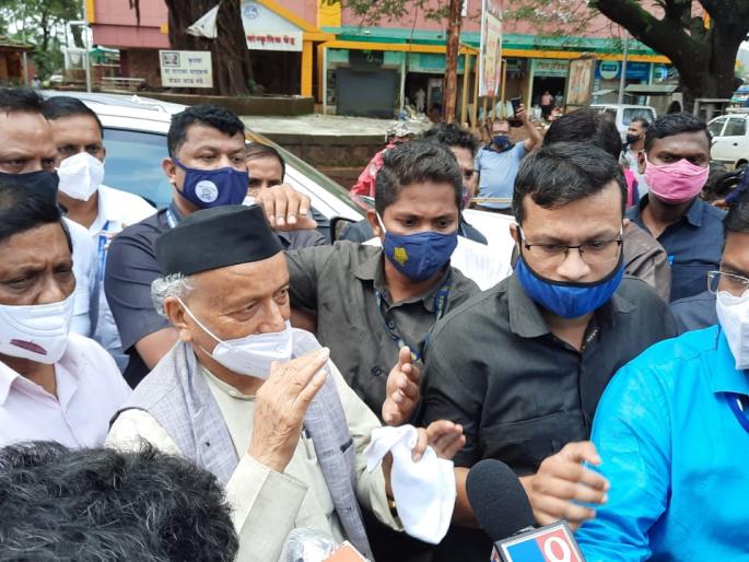 Unfortunately for Chiplun due to heavy rains, government help should be given immediately: Koshyari | अतिवृष्टीमुळे चिपळूणवर दुर्दैवी वेळ,  तातडीने शासकीय मदत द्यावी  : कोश्यारी Unfortunately for Chiplun due to heavy rains, government help should be given immediately: Koshyari | अतिवृष्टीमुळे चिपळूणवर दुर्दैवी वेळ,  तातडीने शासकीय मदत द्यावी  : कोश्यारी