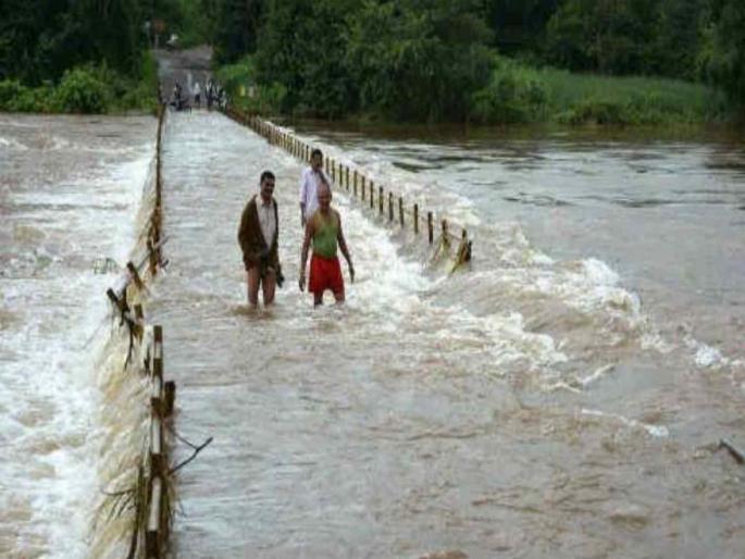 Lightning kills 21 in Bihar Kosi river floods | उ. भारताला पावसाने झोडपले; बिहारमध्ये विजा पडून २१ जण ठार, कोसी नदीला महापूर Lightning kills 21 in Bihar Kosi river floods | उ. भारताला पावसाने झोडपले; बिहारमध्ये विजा पडून २१ जण ठार, कोसी नदीला महापूर