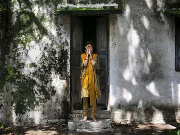 Married in the fourteenth year, motherhood in the fifteenth year; Crimes against in-laws, including parents | चौदाव्या वर्षी लावले लग्न, अन् पंधराव्या वर्षी मातृत्व; माता-पित्यांसह सासरच्या मंडळींवर गुन्हा