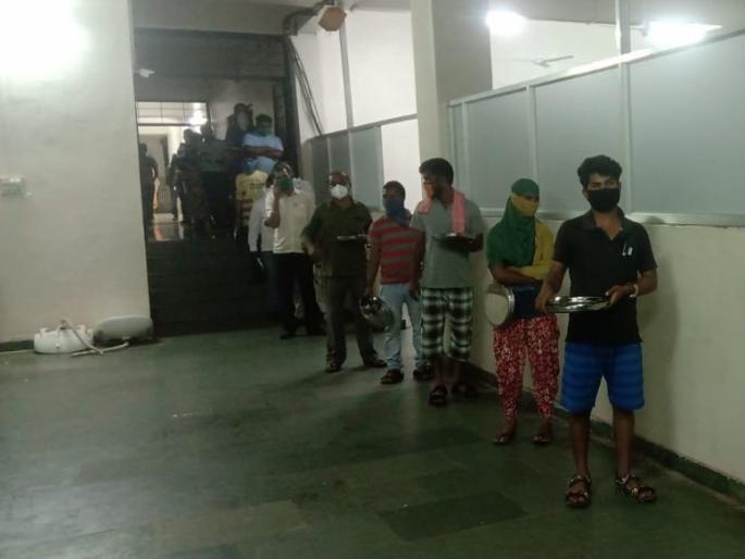 corona virus: Give women a separate room for segregation | corona virus : अलगीकरणासाठी महिलांना स्वतंत्र कक्ष द्या corona virus: Give women a separate room for segregation | corona virus : अलगीकरणासाठी महिलांना स्वतंत्र कक्ष द्या