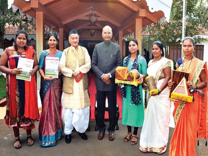 President appreciates tribal bamboo crafts | आदिवासींच्या बांबू हस्तकलेचे राष्ट्रपतींना कौतुक