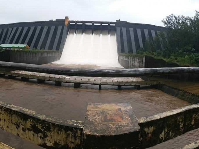 Dho-dho in western part, strong in Satara: Discharge of 55,000 cusecs of water from Koyne; Mahabaleshwar receives 181 mm of rainfall | पश्चिम भागात धो-धो, साताऱ्यात जोरदार : कोयनेतून ५५ हजार क्यूसेक पाण्याचा विसर्ग Dho-dho in western part, strong in Satara: Discharge of 55,000 cusecs of water from Koyne; Mahabaleshwar receives 181 mm of rainfall | पश्चिम भागात धो-धो, साताऱ्यात जोरदार : कोयनेतून ५५ हजार क्यूसेक पाण्याचा विसर्ग