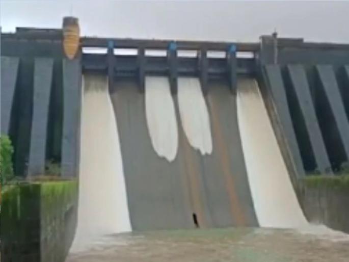 Water release for irrigation from Koyna Dam has started, 76.05 TMC water storage in the dam | कोयनेतून सिंचनासाठी विसर्ग सुरू, धरणात शिल्लक पाणीसाठा किती.. जाणून घ्या Water release for irrigation from Koyna Dam has started, 76.05 TMC water storage in the dam | कोयनेतून सिंचनासाठी विसर्ग सुरू, धरणात शिल्लक पाणीसाठा किती.. जाणून घ्या