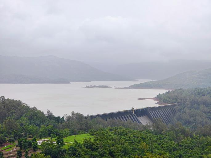 Water at the gate of Koyna Dam If the intensity of the rain increases, the discharge will also start | Satara: 'कोयने'च्या दरवाजाला पाणी; पावसाचा जोर वाढल्यास विसर्ग सुरू होणार  Water at the gate of Koyna Dam If the intensity of the rain increases, the discharge will also start | Satara: 'कोयने'च्या दरवाजाला पाणी; पावसाचा जोर वाढल्यास विसर्ग सुरू होणार
