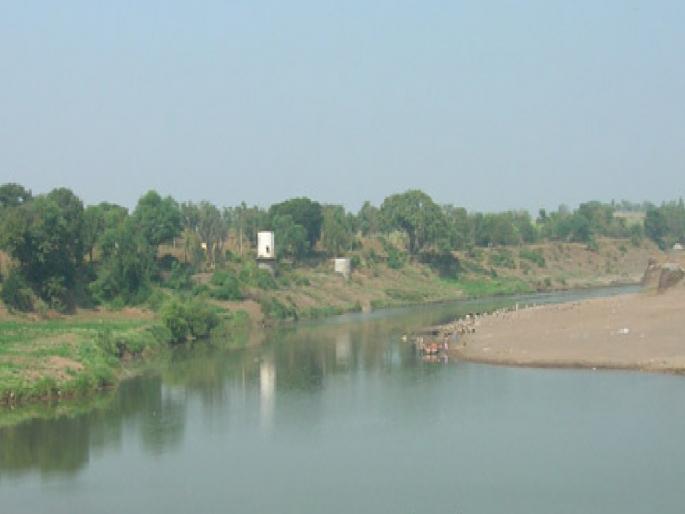 The water level of Koyna river has decreased | Satara: धरणातून पाण्याचा विसर्ग कमी, कोयना नदीची पाणीपातळी खालावली The water level of Koyna river has decreased | Satara: धरणातून पाण्याचा विसर्ग कमी, कोयना नदीची पाणीपातळी खालावली