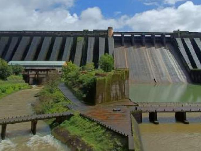 Third release of water from Koyna dam for Sangli irrigation, discharge of 1050 cusecs | कोयनेतून सांगलीच्या सिंचनासाठी तिसऱ्यांदा पाणी सोडले, १०५० क्यूसेकचा विसर्ग Third release of water from Koyna dam for Sangli irrigation, discharge of 1050 cusecs | कोयनेतून सांगलीच्या सिंचनासाठी तिसऱ्यांदा पाणी सोडले, १०५० क्यूसेकचा विसर्ग