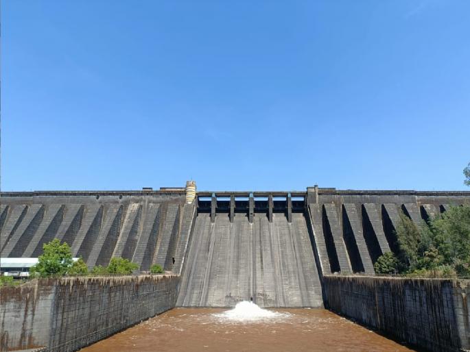 Increased release of water from Koyna for Sangli, relief to drought stricken taluka | सांगलीसाठी कोयनेतून पाण्याचा विसर्ग वाढविला, दुष्काळी तालुक्यांना दिलासा Increased release of water from Koyna for Sangli, relief to drought stricken taluka | सांगलीसाठी कोयनेतून पाण्याचा विसर्ग वाढविला, दुष्काळी तालुक्यांना दिलासा