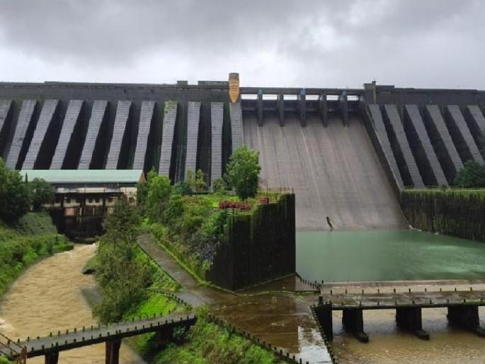 1050 cusecs of water released from Koyna dam for irrigation in Sangli | Satara: सांगलीतील सिंचनासाठी कोयनेचे पाणी, १०५० क्युसेक विसर्ग 1050 cusecs of water released from Koyna dam for irrigation in Sangli | Satara: सांगलीतील सिंचनासाठी कोयनेचे पाणी, १०५० क्युसेक विसर्ग