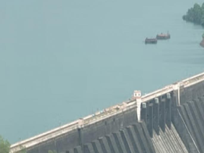 Water in dams will burn due to drought; Farmers of Satara, Koregaon are aggressive | दुष्काळामुळे धरणांतील पाणी पेटणार; सातारा, कोरेगावचे शेतकरी आक्रमक Water in dams will burn due to drought; Farmers of Satara, Koregaon are aggressive | दुष्काळामुळे धरणांतील पाणी पेटणार; सातारा, कोरेगावचे शेतकरी आक्रमक