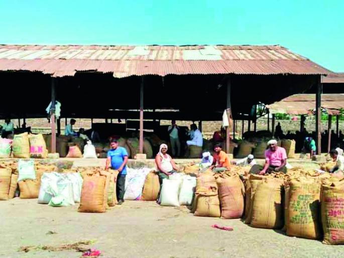 Market committees to raise funds for elections! | निवडणूक निधी उभा करण्यात बाजार समित्या असर्मथ! 