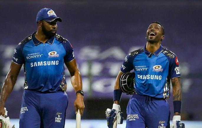 Anything possible in the last four overs: Pollard | अखेरच्या चार षटकात काहीही शक्य : पोलार्ड