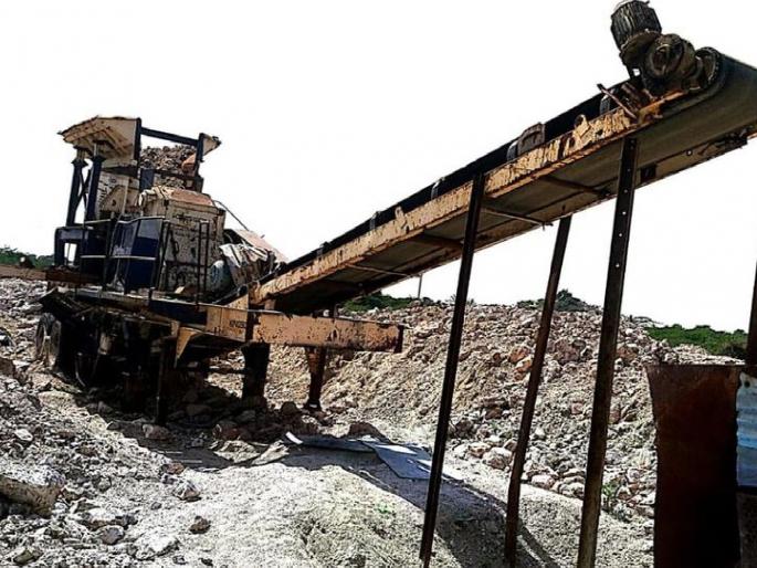 The government earns an average of Rs 35 crore a year from crushers and mining in kolhapur district | क्रशरमधून कोटींची वरकमाई, महसूल खाते मालामाल; प्रांत लाच प्रकरणानंतर खाबूगिरी चव्हाट्यावर The government earns an average of Rs 35 crore a year from crushers and mining in kolhapur district | क्रशरमधून कोटींची वरकमाई, महसूल खाते मालामाल; प्रांत लाच प्रकरणानंतर खाबूगिरी चव्हाट्यावर