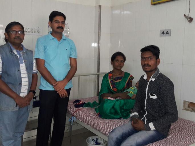 Doctors become anger; perform surgery without any cost | अकोल्यातील कॅन्सरग्रस्त चिमुकल्या क्रिशासाठी डॉक्टर बनले देवदूत; मोफत केली शस्त्रक्रिया Doctors become anger; perform surgery without any cost | अकोल्यातील कॅन्सरग्रस्त चिमुकल्या क्रिशासाठी डॉक्टर बनले देवदूत; मोफत केली शस्त्रक्रिया