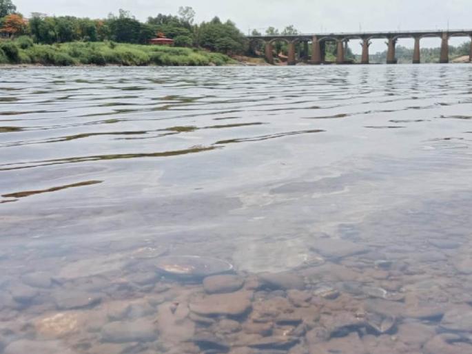 Water in the Krishna river, Sanglikars' worries of a week are over | कृष्णा नदीत पाणी, सांगलीकरांची आठवड्याची चिंता मिटली Water in the Krishna river, Sanglikars' worries of a week are over | कृष्णा नदीत पाणी, सांगलीकरांची आठवड्याची चिंता मिटली