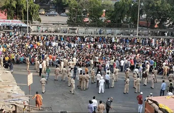 Coronavirus: 'Leave trains, get buses but arrange them', Shiv Sena advises central government MMG | Coronavirus: 'गाड्या सोडा, बसेस लावा पण त्यांची व्यवस्था करा', शिवसेनेचा सरकारला सल्ला Coronavirus: 'Leave trains, get buses but arrange them', Shiv Sena advises central government MMG | Coronavirus: 'गाड्या सोडा, बसेस लावा पण त्यांची व्यवस्था करा', शिवसेनेचा सरकारला सल्ला