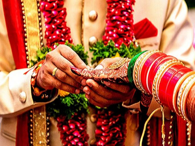 Coronavirusnews: Navri positive before marriage, yet Navradeva tied the knot MMG | Coronavirusnews: विवाहापूर्वीच नवरी पॉझिटीव्ह निघाली, तरीही नवरदेवानं लग्नगाठ बांधली