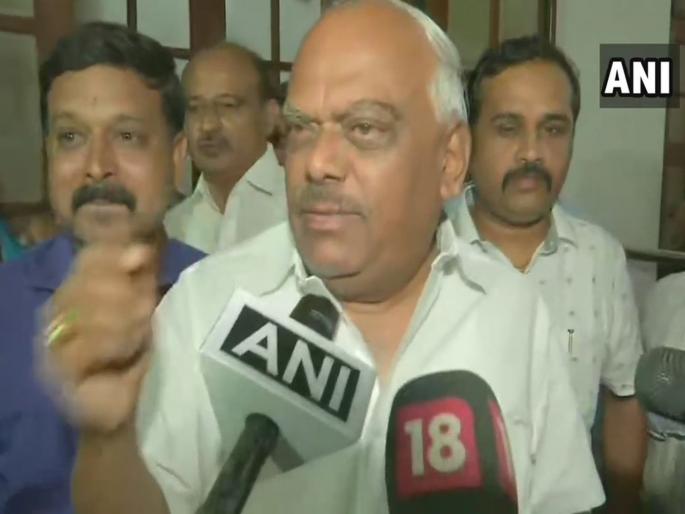 Karnataka Assembly Speaker made the announcement of the resignation of rebel MLAs | बंडखोर आमदारांच्या राजीनाम्याबाबत कर्नाटक विधानसभा अध्यक्षांनी केली मोठी घोषणा Karnataka Assembly Speaker made the announcement of the resignation of rebel MLAs | बंडखोर आमदारांच्या राजीनाम्याबाबत कर्नाटक विधानसभा अध्यक्षांनी केली मोठी घोषणा