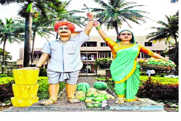 Market Committee's 29 Plots Free - Limit on Income: It is mandatory to construct construction within three years | बाजार समितीतील २९० प्लॉट मोकळेच--उत्पन्नावर मर्यादा : तीन वर्षांत बांधकाम करणे बंधनकारक Market Committee's 29 Plots Free - Limit on Income: It is mandatory to construct construction within three years | बाजार समितीतील २९० प्लॉट मोकळेच--उत्पन्नावर मर्यादा : तीन वर्षांत बांधकाम करणे बंधनकारक