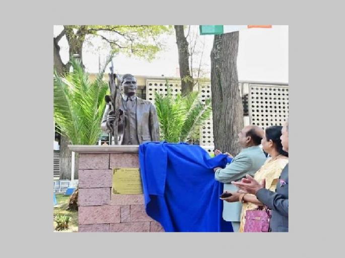 A statue of Wardha's revolutionary agriculturist dr pandurang khankhoje erected in Mexico; Inaugurated by Lok Sabha Speaker Om Birla | वर्धेच्या क्रांतिकारी कृषिपुत्राचा मेक्सिकोत उभारला पुतळा; लोकसभा अध्यक्ष ओम बिर्ला यांच्या हस्ते अनावरण A statue of Wardha's revolutionary agriculturist dr pandurang khankhoje erected in Mexico; Inaugurated by Lok Sabha Speaker Om Birla | वर्धेच्या क्रांतिकारी कृषिपुत्राचा मेक्सिकोत उभारला पुतळा; लोकसभा अध्यक्ष ओम बिर्ला यांच्या हस्ते अनावरण