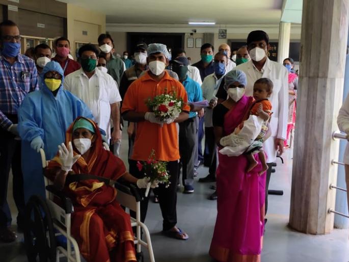 A 10-month-old baby and a 78-year-old man won the battle of Corona with 'Krishna' ... | आजीबाईबरोबर दहा महिन्यांच्या बाळानेही जिंकली ‘कोरोना’ची लढाई ! A 10-month-old baby and a 78-year-old man won the battle of Corona with 'Krishna' ... | आजीबाईबरोबर दहा महिन्यांच्या बाळानेही जिंकली ‘कोरोना’ची लढाई !