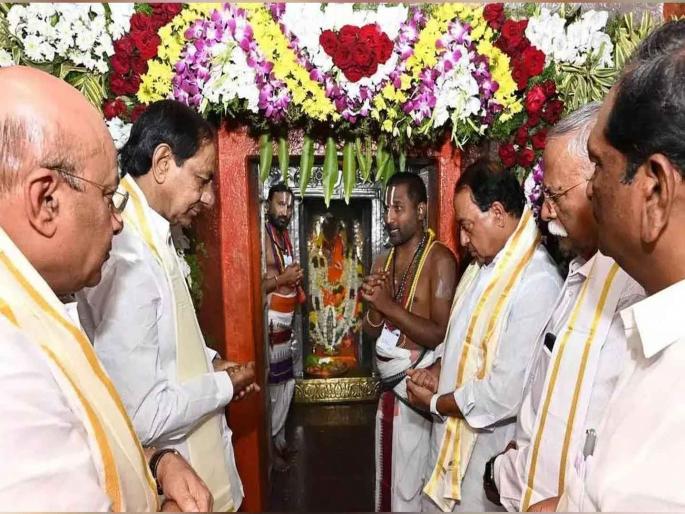 600 crores fund of CM KCR for Hanuman temple | दक्षिणही मंदिर राजकारणाच्या वाटेवर; KCR यांचा हनुमान मंदिरासाठी ६०० कोटी निधी 600 crores fund of CM KCR for Hanuman temple | दक्षिणही मंदिर राजकारणाच्या वाटेवर; KCR यांचा हनुमान मंदिरासाठी ६०० कोटी निधी