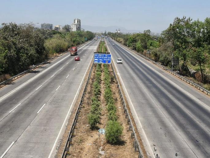 Coronavirus: no traffic on mumbai pune Express highway; Peoples in fear hrb | Coronavirus: न भूतो! विकेंड असूनही लोक घरातच थांबले; एक्स्प्रेस वेवर शुकशुकाट Coronavirus: no traffic on mumbai pune Express highway; Peoples in fear hrb | Coronavirus: न भूतो! विकेंड असूनही लोक घरातच थांबले; एक्स्प्रेस वेवर शुकशुकाट