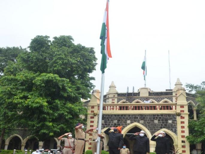 Efforts are being made to make every village in the district self-reliant to evict Corona - Gulabrao Patil | कोरोनाला हद्दपार करण्यासीाठी जिल्ह्यातील प्रत्येक गाव आत्मनिर्भर बनण्यासाठी प्रयत्नशील- गुलाबराव पाटील Efforts are being made to make every village in the district self-reliant to evict Corona - Gulabrao Patil | कोरोनाला हद्दपार करण्यासीाठी जिल्ह्यातील प्रत्येक गाव आत्मनिर्भर बनण्यासाठी प्रयत्नशील- गुलाबराव पाटील