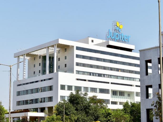 Do doctors at Jupiter Hospital want to be trapped in the corona? Question of MNS | ज्युपिटर रुग्णालयातील डाॅक्टरांना 'कोरोना'च्या विळख्यात अडकवायचे आहे का?; मनसेचा सवाल Do doctors at Jupiter Hospital want to be trapped in the corona? Question of MNS | ज्युपिटर रुग्णालयातील डाॅक्टरांना 'कोरोना'च्या विळख्यात अडकवायचे आहे का?; मनसेचा सवाल