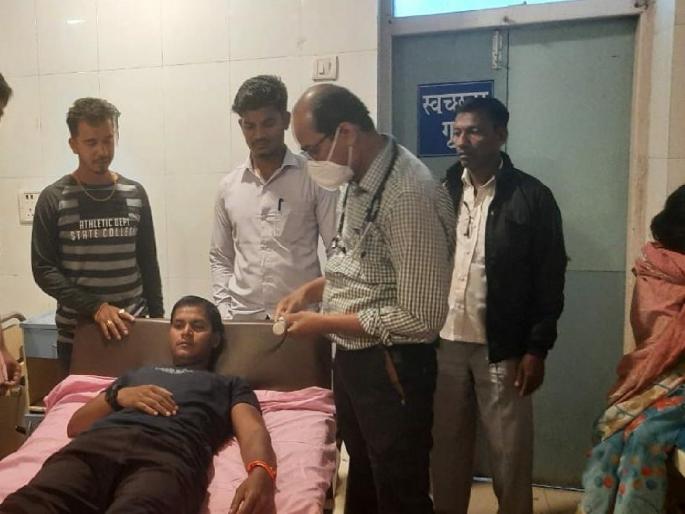 Attempt to commit suicide by drinking poison of ST employee at Jawahar | जव्हार इथं एसटी कर्मचाऱ्याचा विष पिऊन आत्महत्येचा प्रयत्न; रुग्णालयात उपचार सुरू Attempt to commit suicide by drinking poison of ST employee at Jawahar | जव्हार इथं एसटी कर्मचाऱ्याचा विष पिऊन आत्महत्येचा प्रयत्न; रुग्णालयात उपचार सुरू