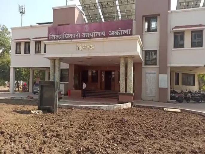 Akola Loksabha Election: Withdrawal of two independents including Gavankar; 15 candidates are in the fray in Akola constituency | गव्हाणकर यांच्यासह दोन अपक्षांची माघार; अकोला मतदारसंघात १५ उमेदवार रिंगणात Akola Loksabha Election: Withdrawal of two independents including Gavankar; 15 candidates are in the fray in Akola constituency | गव्हाणकर यांच्यासह दोन अपक्षांची माघार; अकोला मतदारसंघात १५ उमेदवार रिंगणात