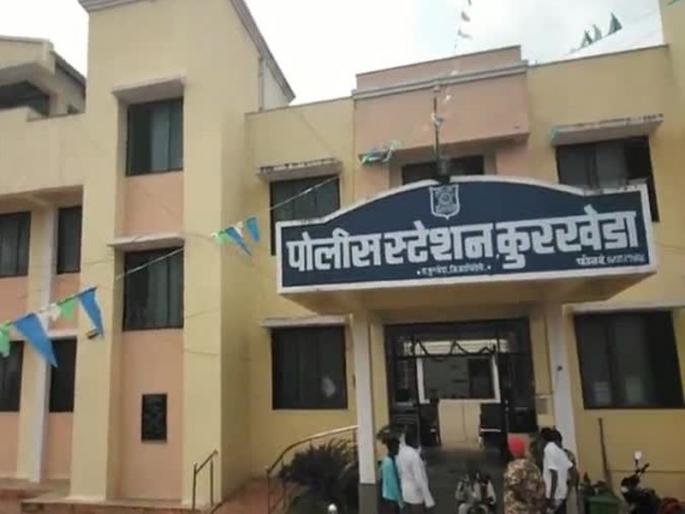 A seven-month pregnant woman was raped by two men in Gadchiroli | गर्भवती महिलेवर दाेन नराधमांकडून अतिप्रसंग; माहेरी आली असताना घडली घटना A seven-month pregnant woman was raped by two men in Gadchiroli | गर्भवती महिलेवर दाेन नराधमांकडून अतिप्रसंग; माहेरी आली असताना घडली घटना