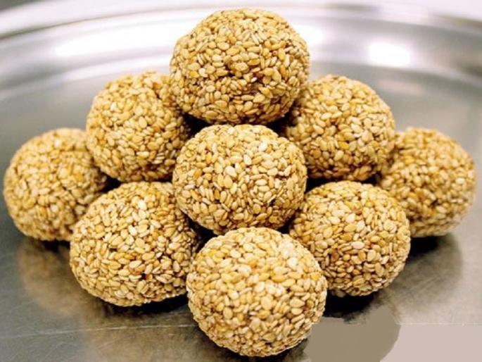 Makarsankrat Special recipe of til laddu | Til Ladu Recipe : मकरसंक्रांत स्पेशल तिळाचे लाडू, एकदा खाल खातच रहाल... Makarsankrat Special recipe of til laddu | Til Ladu Recipe : मकरसंक्रांत स्पेशल तिळाचे लाडू, एकदा खाल खातच रहाल...