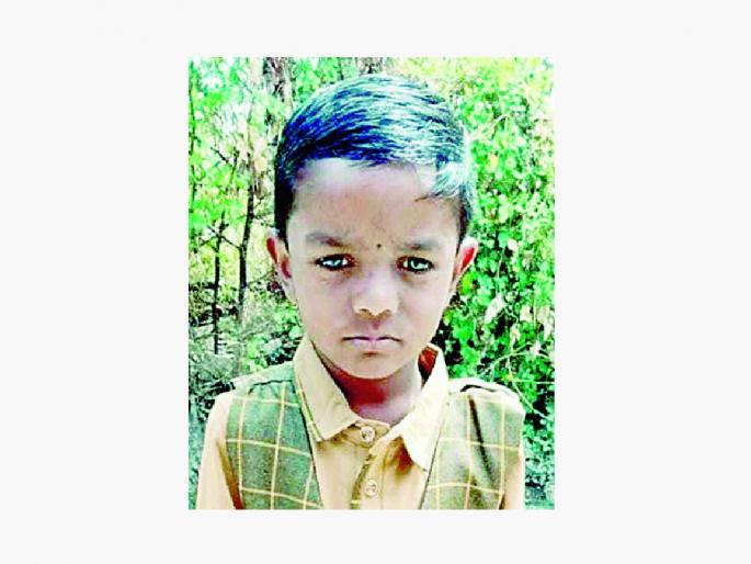 tragic death of child after falling into construction pit, case registered against the contractor | बांधकामाच्या खड्ड्यात पडून ९ वर्षीय बालकाचा दुर्देवी मृत्यू; पाथरी गावातील घटनेने खळबळ tragic death of child after falling into construction pit, case registered against the contractor | बांधकामाच्या खड्ड्यात पडून ९ वर्षीय बालकाचा दुर्देवी मृत्यू; पाथरी गावातील घटनेने खळबळ