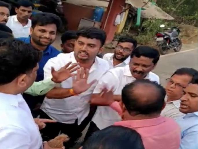 Clash between BJP-Uddhav Thackeray activists in Sindhudurg district | सिंधुदुर्ग जिल्ह्यात भाजप-उबाठा कार्यकर्त्यांमध्ये धक्काबुक्की, तणावपूर्ण वातावरण Clash between BJP-Uddhav Thackeray activists in Sindhudurg district | सिंधुदुर्ग जिल्ह्यात भाजप-उबाठा कार्यकर्त्यांमध्ये धक्काबुक्की, तणावपूर्ण वातावरण