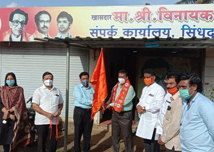 Vikas Kudalkar in Shiv Sena, push to BJP: Shivbandhan built in the presence of Vinayak Raut | विकास कुडाळकर शिवसेनेत, भाजपाला धक्का