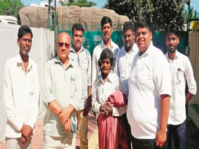Sanjay, a psychologist who runs for orphans | मनोरुग्ण, अनाथांच्या मदतीला धावणारा संजय Sanjay, a psychologist who runs for orphans | मनोरुग्ण, अनाथांच्या मदतीला धावणारा संजय