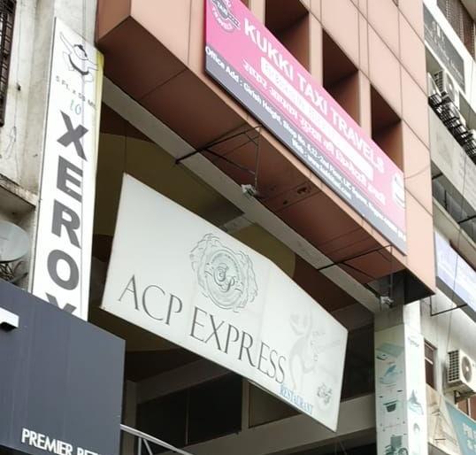 Banjara was deceived by setting up new companies | नवनव्या कंपन्या स्थापन करून फसवित होता बंजारा