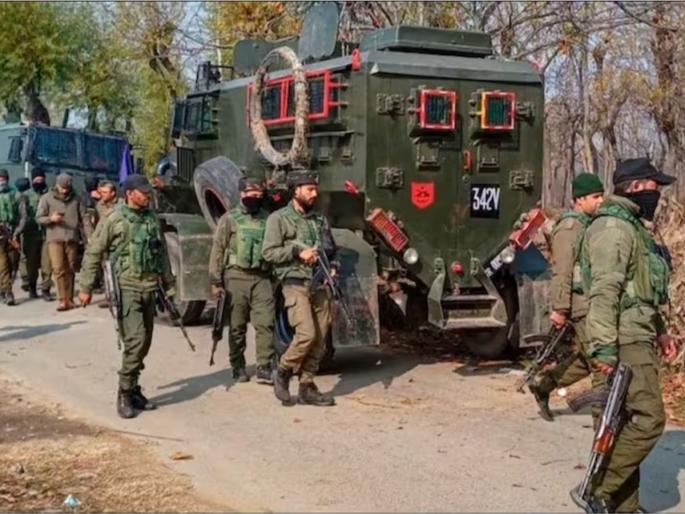 Jammu And Kashmir anti terror operation underway in kulgam district south kashmir | Jammu And Kashmir : कुलगामच्या २ गावात चकमक; ४ दहशतवाद्यांचा खात्मा, २ जवान शहीद