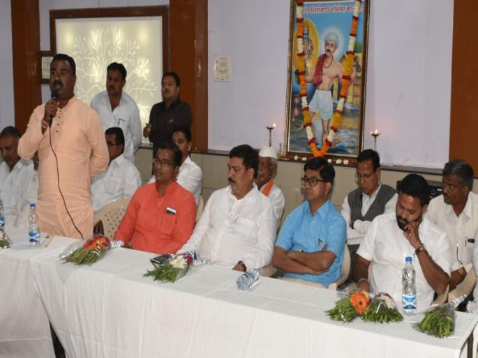 Meet on the Vidhan Bhavan on March 5: Meeting of the Kumbhar community | 5 मार्च रोजी विधान भवनावर धडक : कुंभार समाजाची बैठक Meet on the Vidhan Bhavan on March 5: Meeting of the Kumbhar community | 5 मार्च रोजी विधान भवनावर धडक : कुंभार समाजाची बैठक