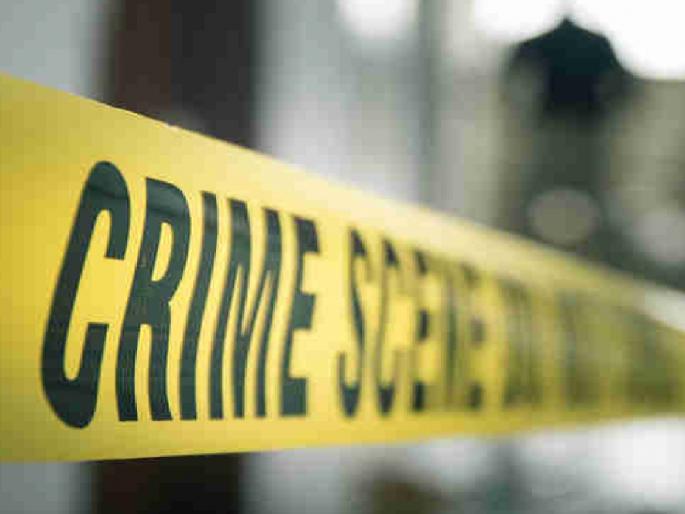 The police laid a trap and caught the gold chain thieves | पोलिसांनी सापळा रचून सोनसाखळी चोरांना पकडले, कुंभार्ली घाट तपासणी नाक्यावर घेतले ताब्यात The police laid a trap and caught the gold chain thieves | पोलिसांनी सापळा रचून सोनसाखळी चोरांना पकडले, कुंभार्ली घाट तपासणी नाक्यावर घेतले ताब्यात