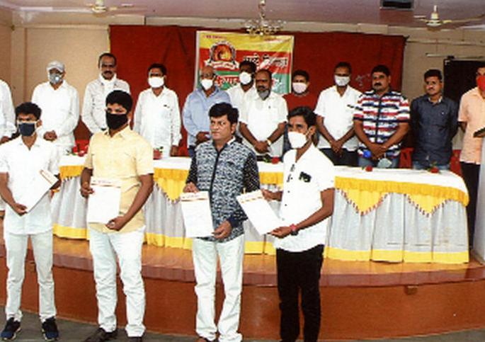 Will build a strong platform | भक्कम व्यासपीठ उभारणार