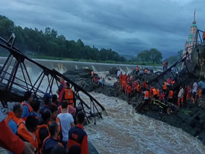 Five lakhs assistance to the families of the deceased; Girish Mahajan assures that the incident will be investigated | मृतांच्या कुटुंबीयांना पाच लाखांची मदत; घटनेची चौकशी करणार, गिरीश महाजन यांचे आश्वासन Five lakhs assistance to the families of the deceased; Girish Mahajan assures that the incident will be investigated | मृतांच्या कुटुंबीयांना पाच लाखांची मदत; घटनेची चौकशी करणार, गिरीश महाजन यांचे आश्वासन